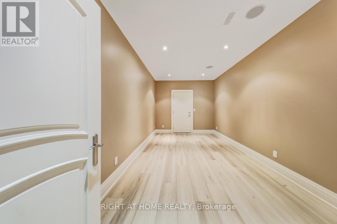 3 Westrose Avenue, Toronto, Ontario  M8X 1Z9 - Photo 26 - W12922518