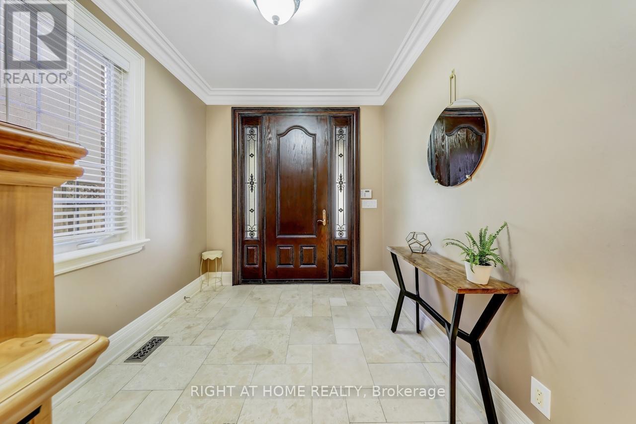 3 Westrose Avenue, Toronto, Ontario  M8X 1Z9 - Photo 3 - W12922518