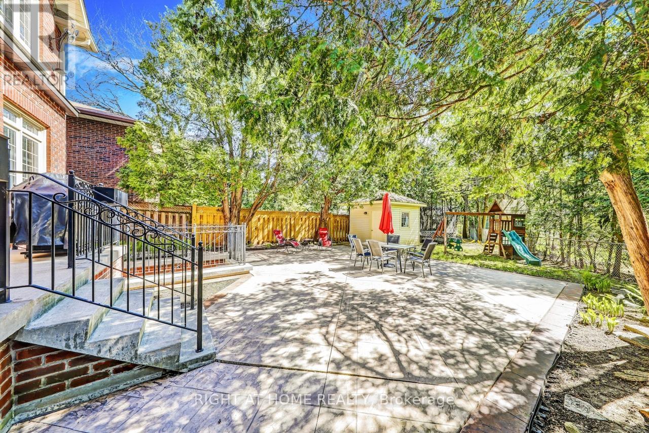 3 Westrose Avenue, Toronto, Ontario  M8X 1Z9 - Photo 31 - W12922518