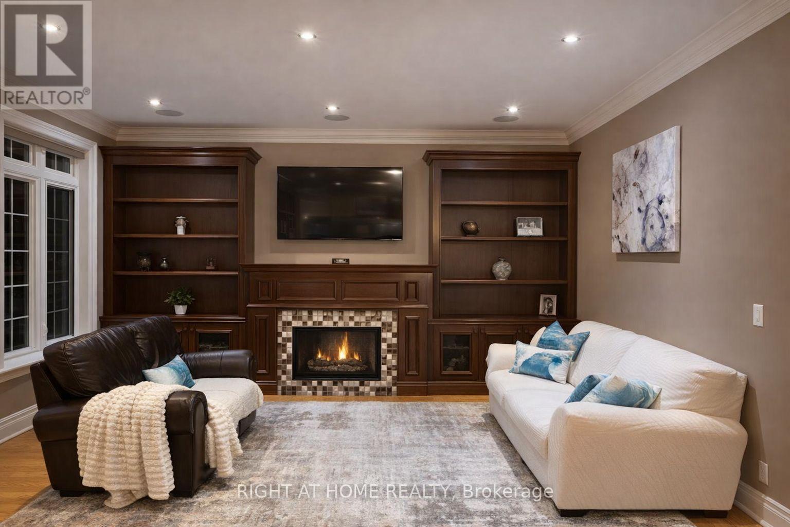 3 Westrose Avenue, Toronto, Ontario  M8X 1Z9 - Photo 7 - W12922518