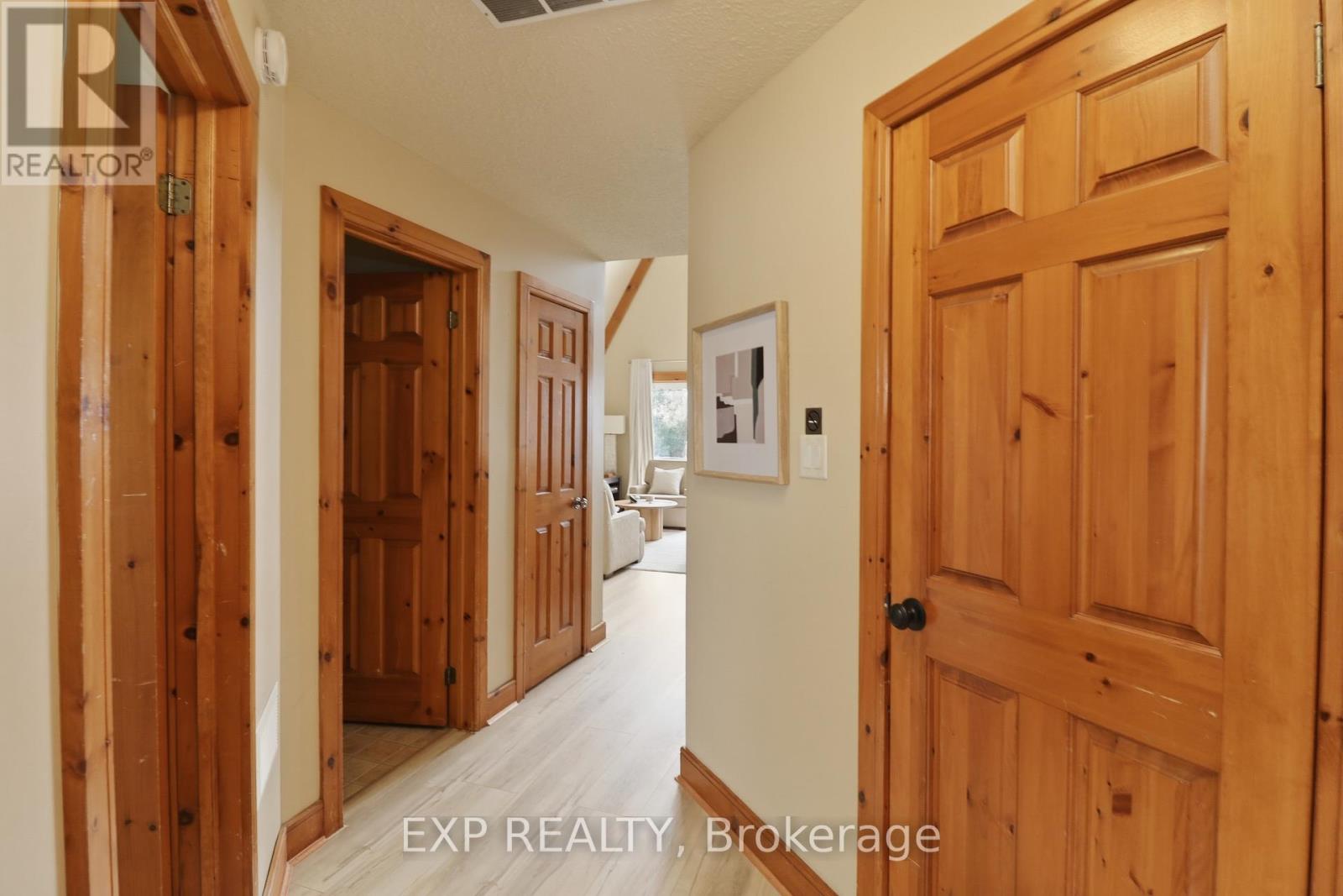 222 - 170 Snowbridge Way, Blue Mountains, Ontario  L9Y 0V1 - Photo 11 - X12922548