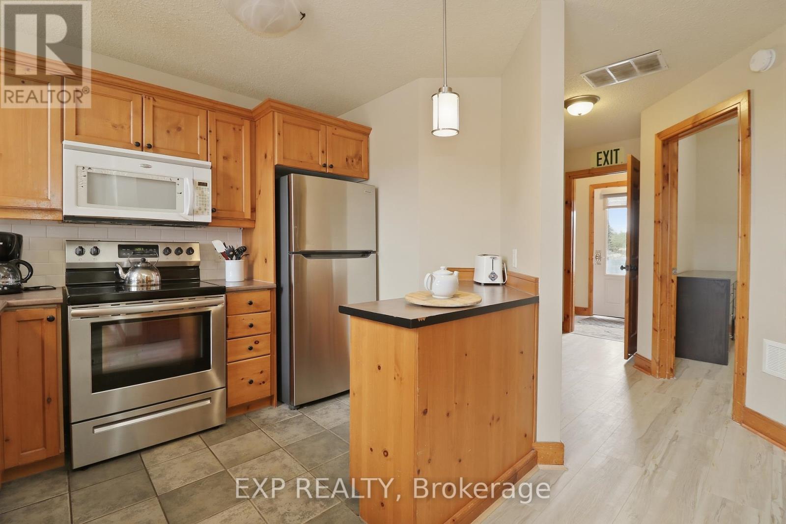 222 - 170 Snowbridge Way, Blue Mountains, Ontario  L9Y 0V1 - Photo 19 - X12922548