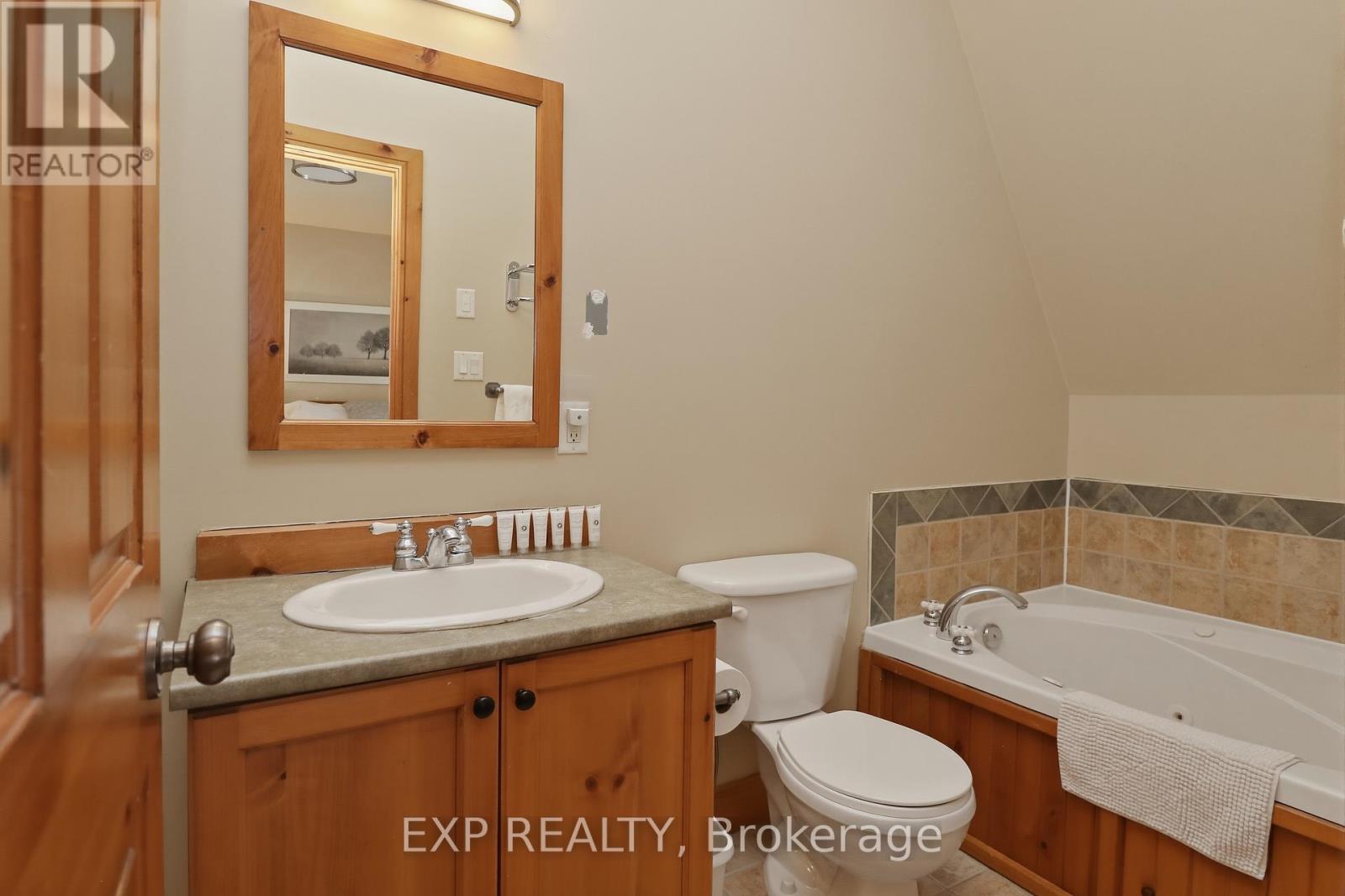 222 - 170 Snowbridge Way, Blue Mountains, Ontario  L9Y 0V1 - Photo 26 - X12922548