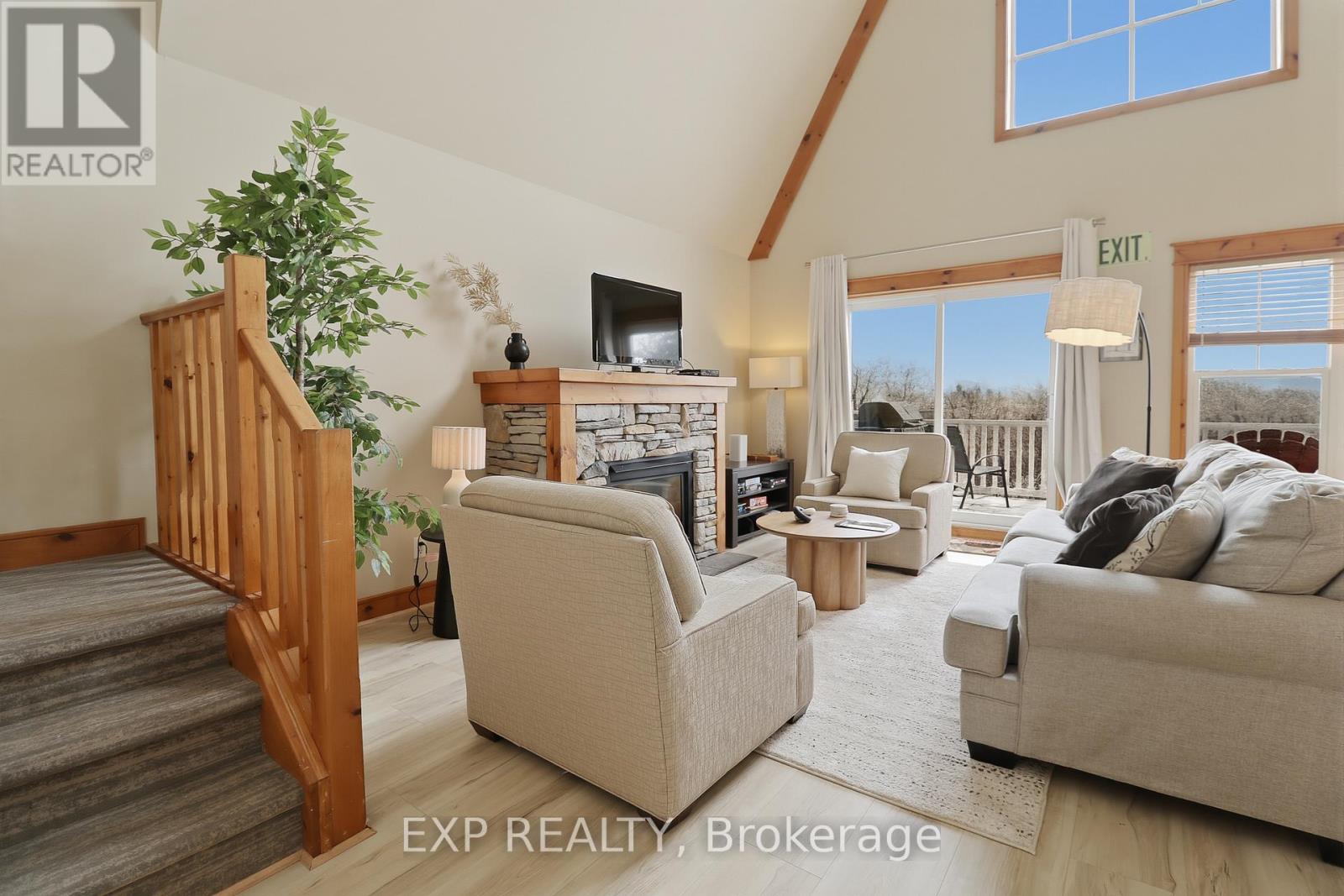 222 - 170 Snowbridge Way, Blue Mountains, Ontario  L9Y 0V1 - Photo 9 - X12922548