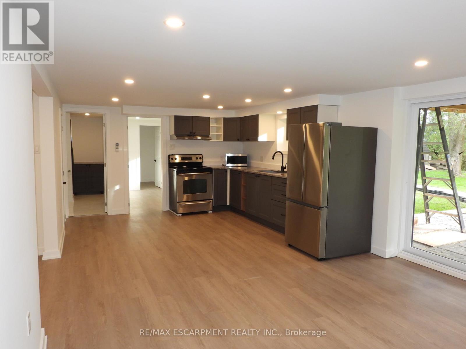 Basement - 7 Bayview Avenue, Hamilton, Ontario  L9H 7G4 - Photo 5 - X12922564