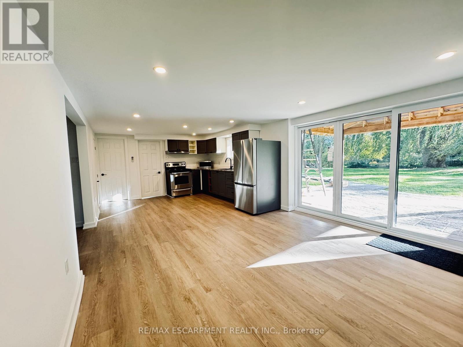 Basement - 7 Bayview Avenue, Hamilton, Ontario  L9H 7G4 - Photo 9 - X12922564