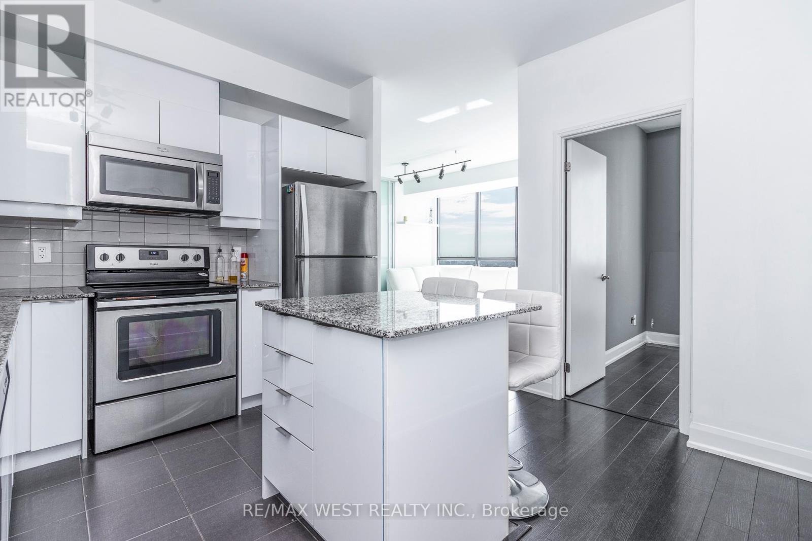 2303 - 2910 Highway 7 Road, Vaughan, Ontario  L4K 0H8 - Photo 11 - N12921572