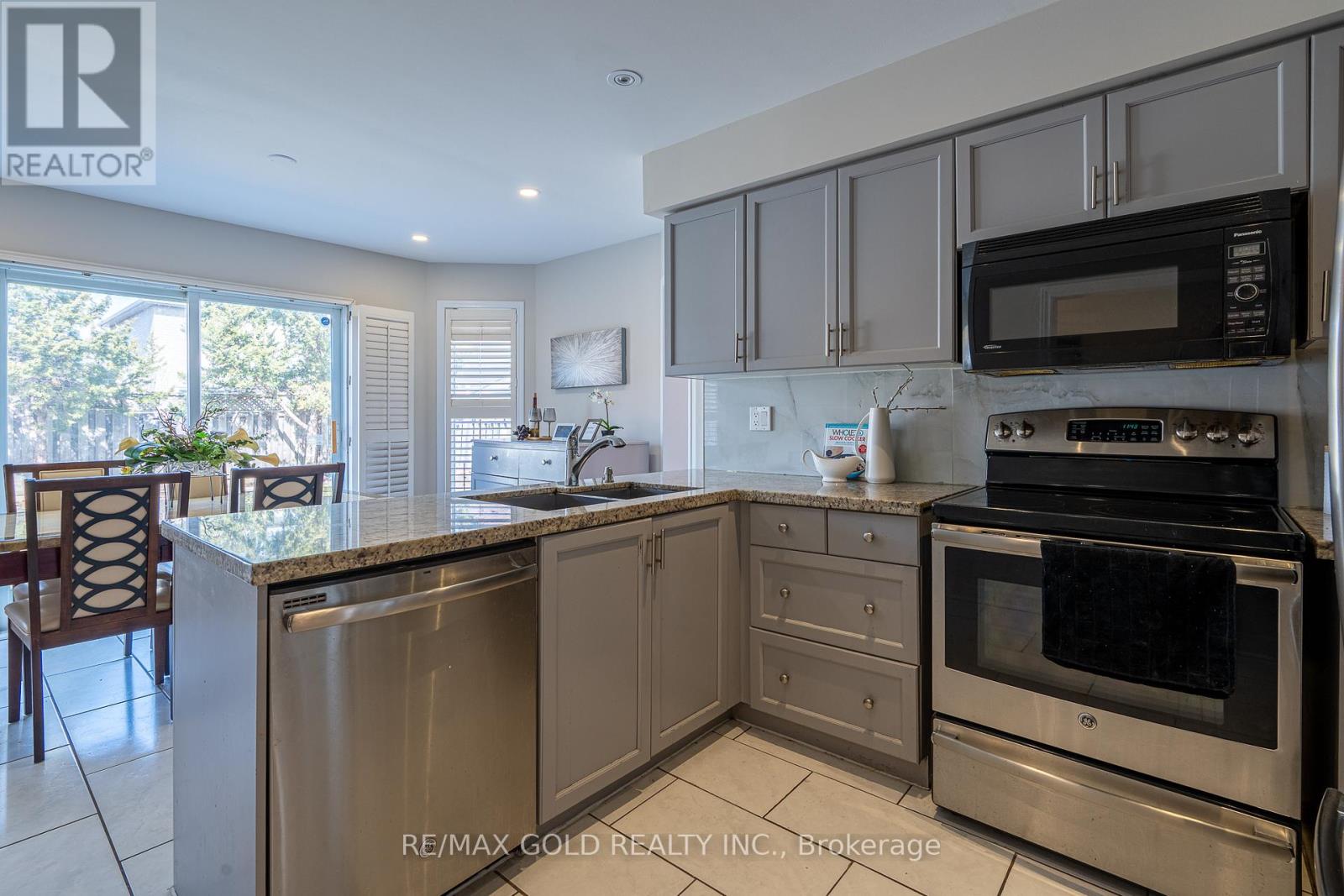 87 Sprucelands Avenue, Brampton, Ontario  L6R 1N3 - Photo 11 - W12917770