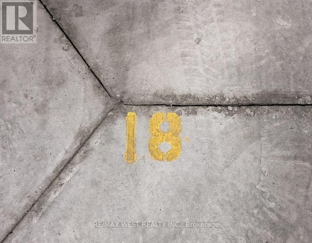 A-18 - 20 Turntable (Pkg. Sp.) Crescent, Toronto, Ontario  M6H 4K9 - Photo 2 - W12921550