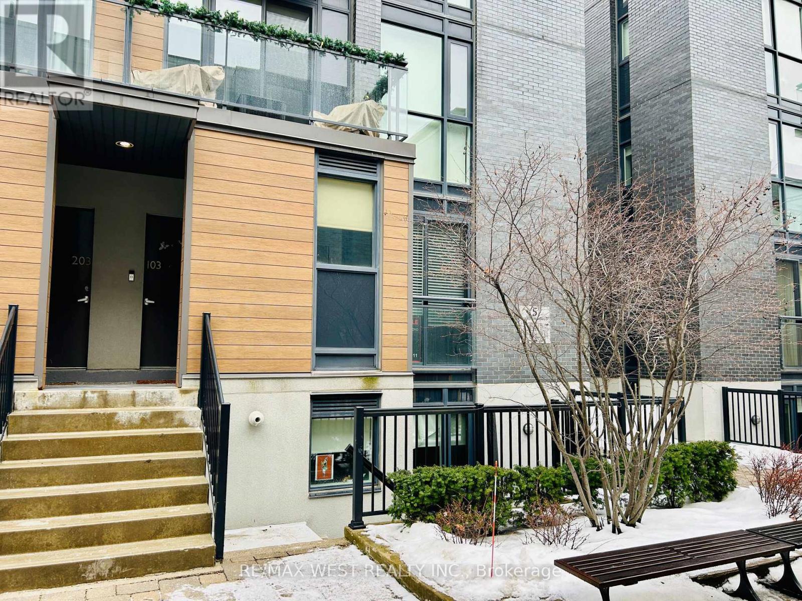 102 - 5 SOUSA MENDES STREET, Toronto, Ontario