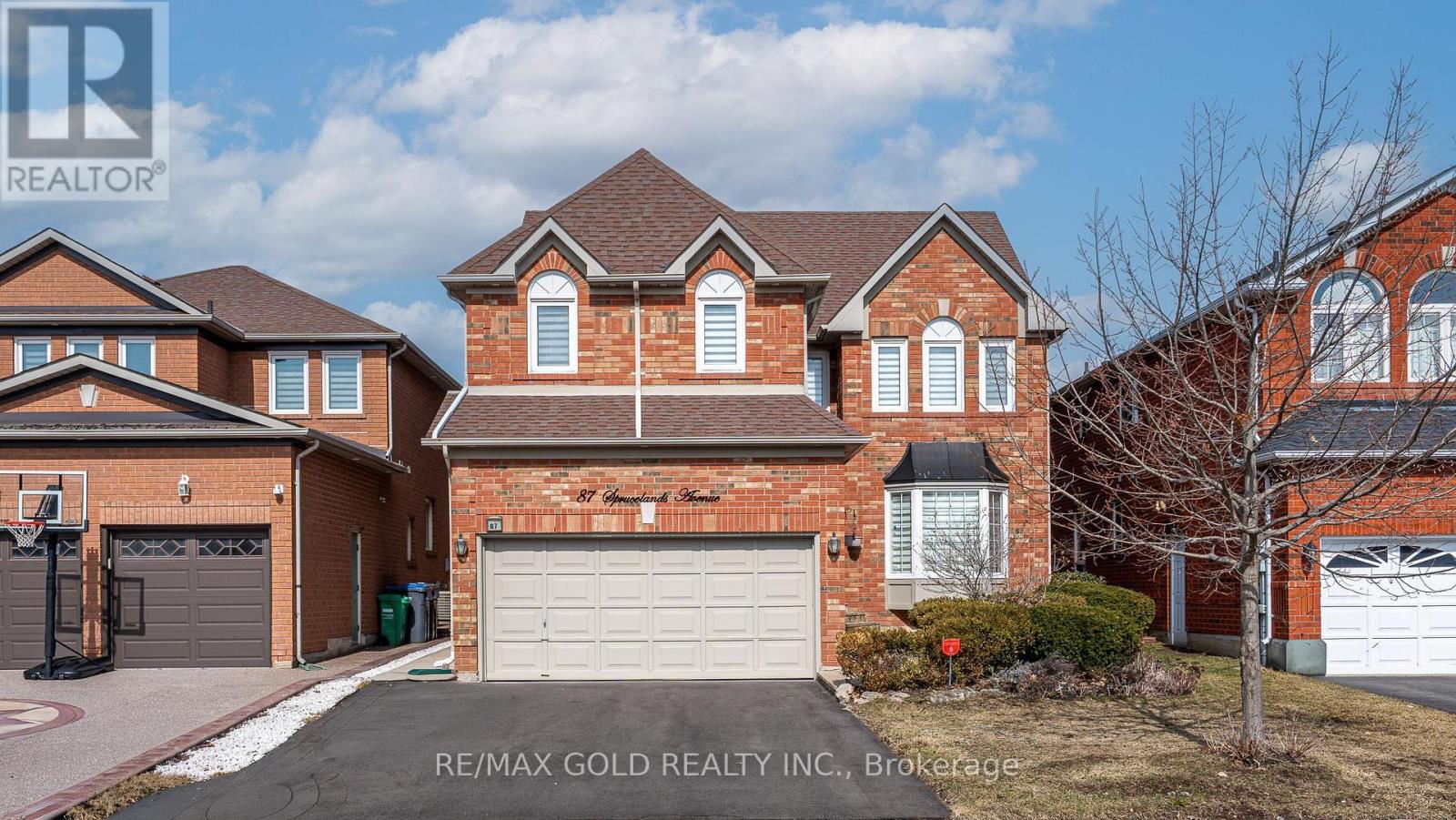 87 Sprucelands Avenue, Brampton, Ontario  L6R 1N3 - Photo 2 - W12917770