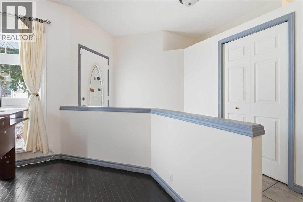 414 Mt Cornwall Circle Se, Calgary, Alberta  T2J 2J6 - Photo 2 - A2294883