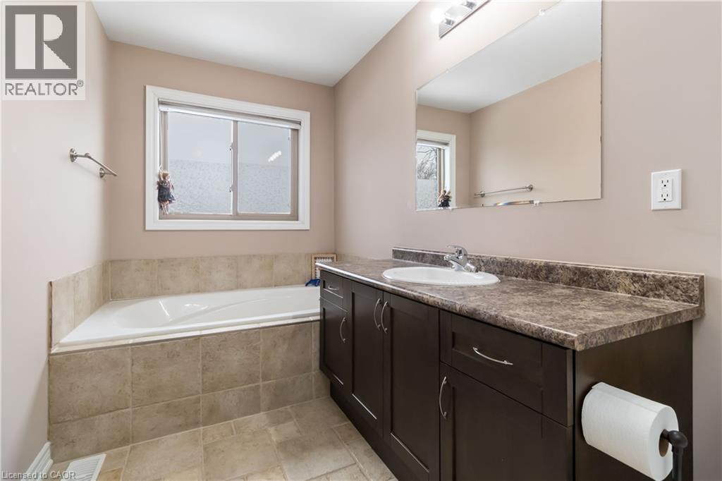 1036 Fernridge Common, Burlington, Ontario  L7T 1G1 - Photo 15 - 40802174