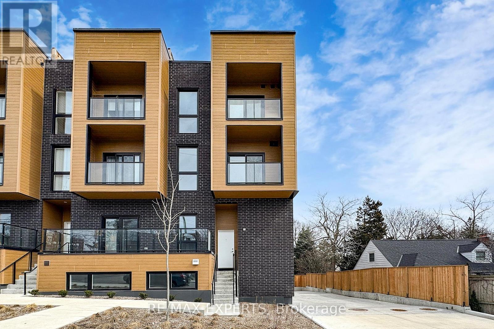 1 - 35 Birchcliff Avenue, Toronto, Ontario  M1N 3C5 - Photo 2 - E12918404