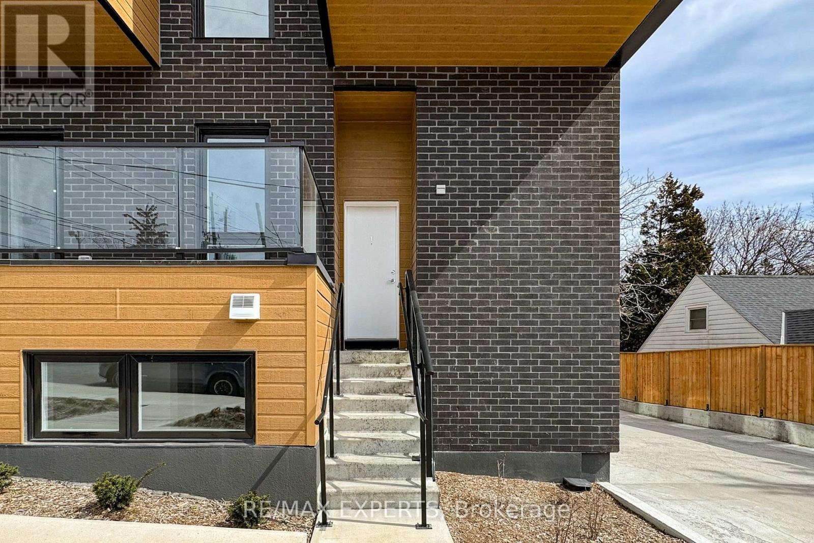 1 - 35 Birchcliff Avenue, Toronto, Ontario  M1N 3C5 - Photo 4 - E12918404