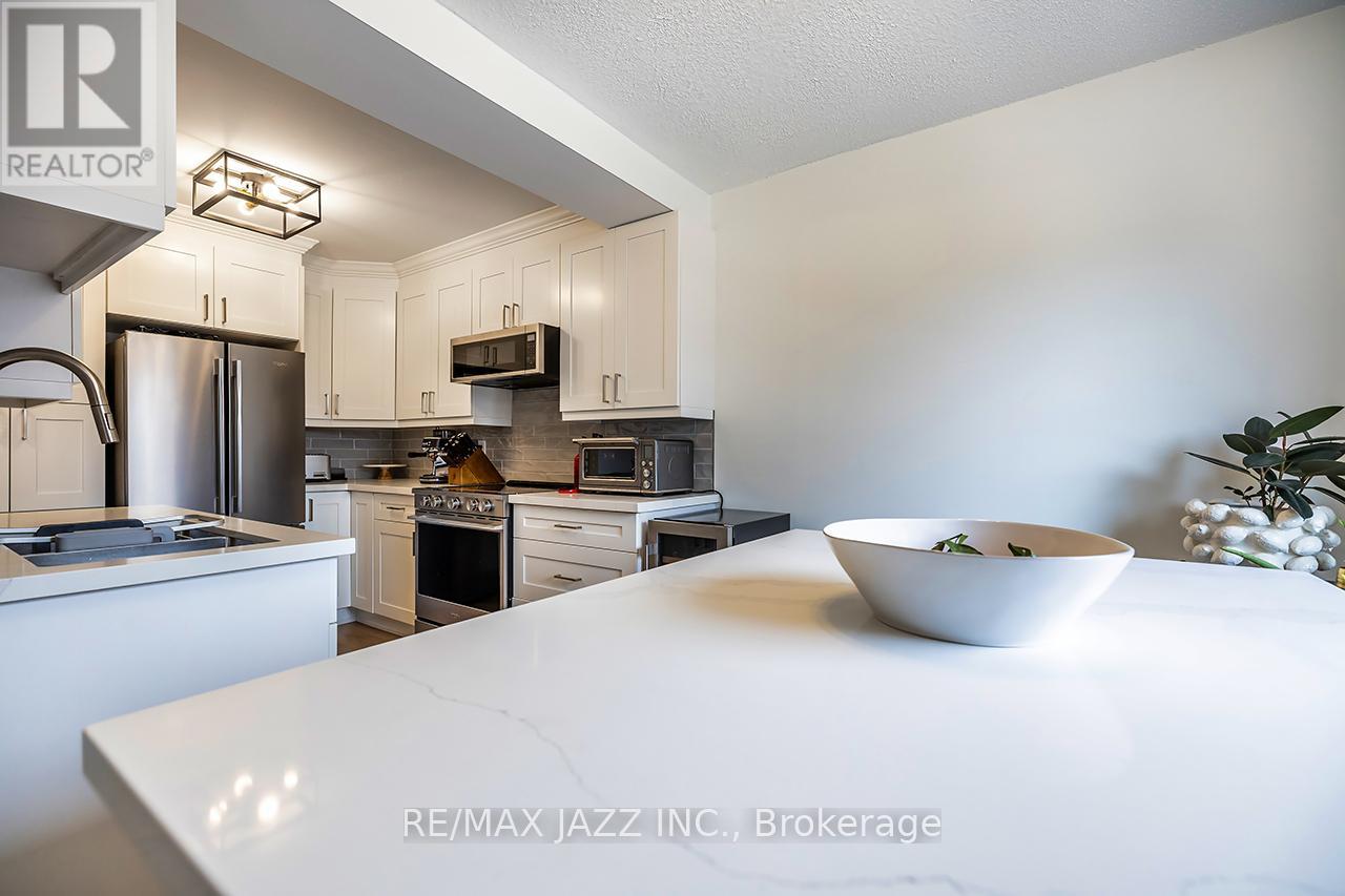 77 - 77 Park Lane Circle, Clarington, Ontario  L1C 3V9 - Photo 11 - E12922568