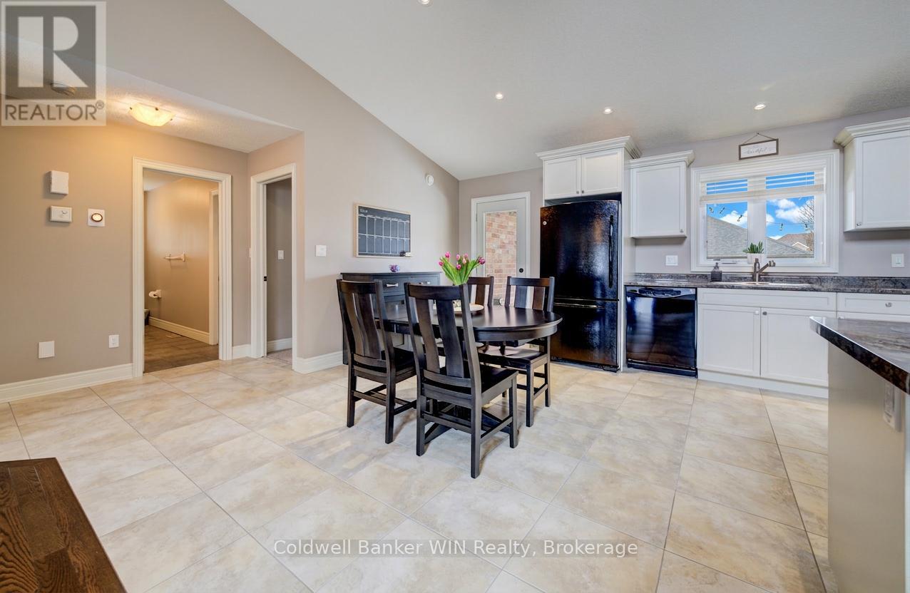 108 Ruby's Crescent, Wellington North (Mount Forest), Ontario  N0G 2L2 - Photo 10 - X12922674