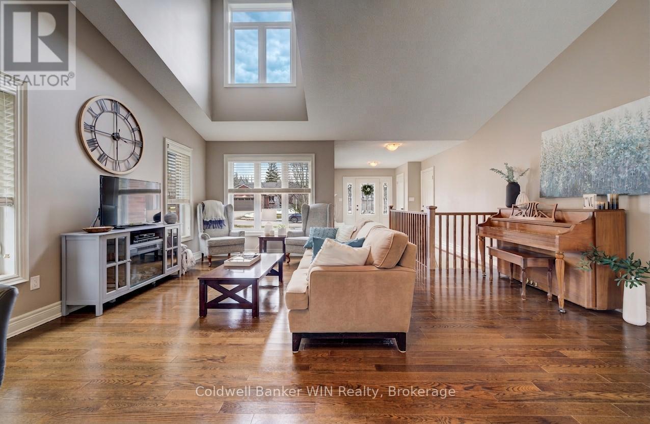 108 Ruby's Crescent, Wellington North (Mount Forest), Ontario  N0G 2L2 - Photo 6 - X12922674