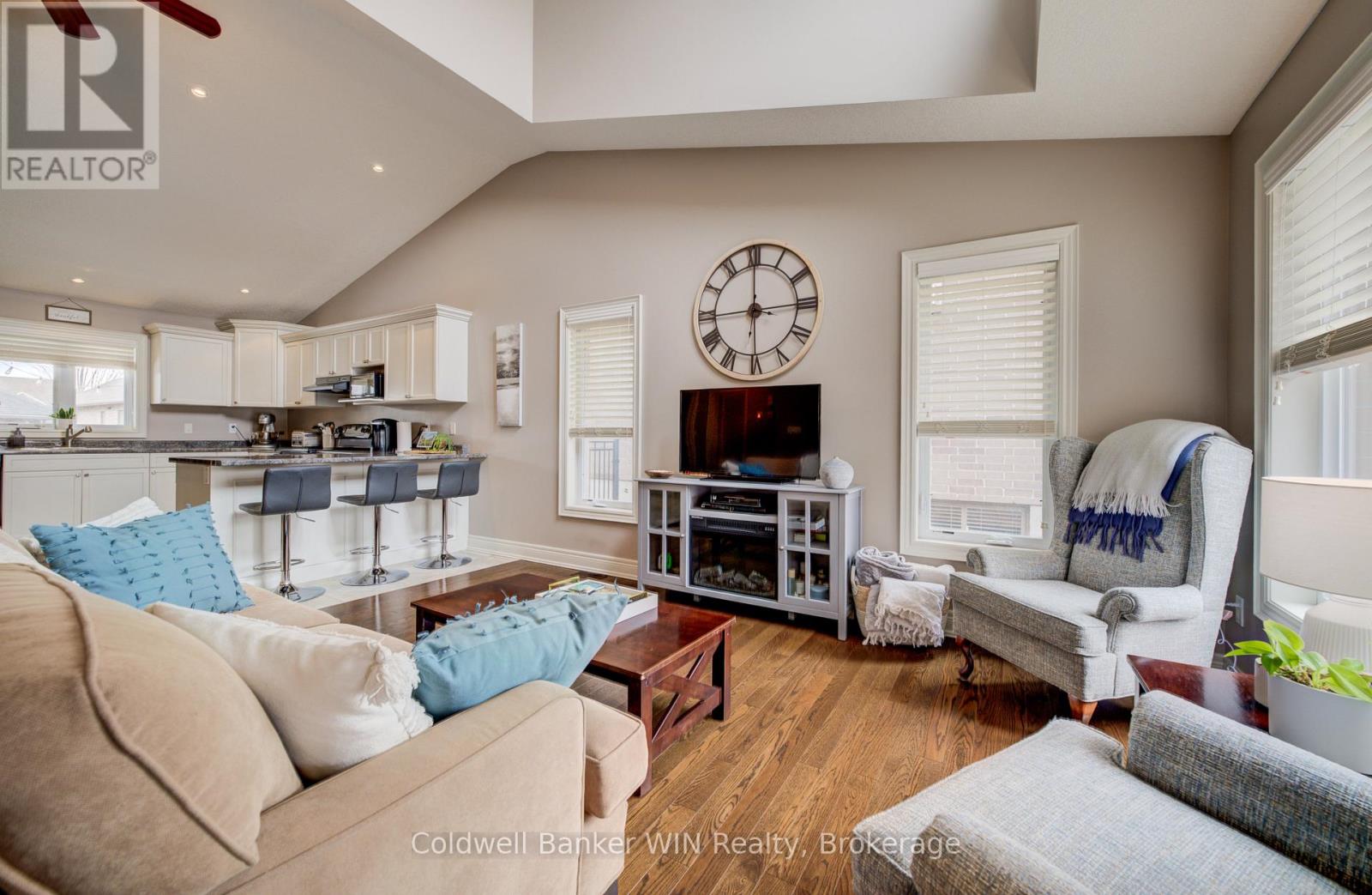 108 Ruby's Crescent, Wellington North (Mount Forest), Ontario  N0G 2L2 - Photo 7 - X12922674