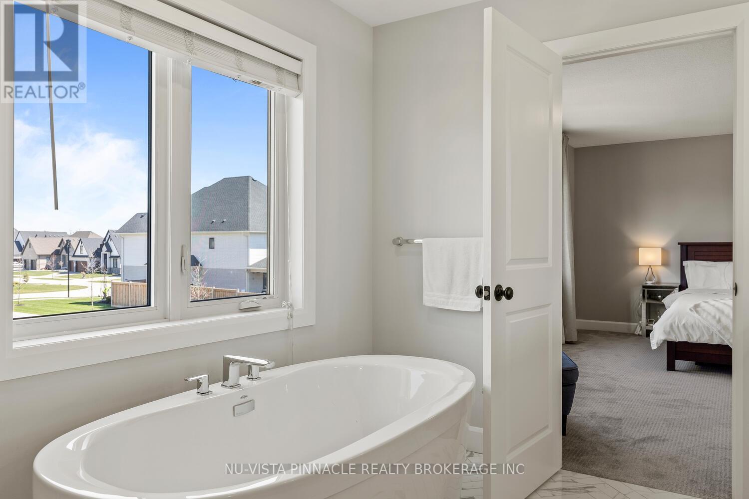 2138 Wallingford Avenue, London North (North R), Ontario  N6G 0E6 - Photo 39 - X12922628