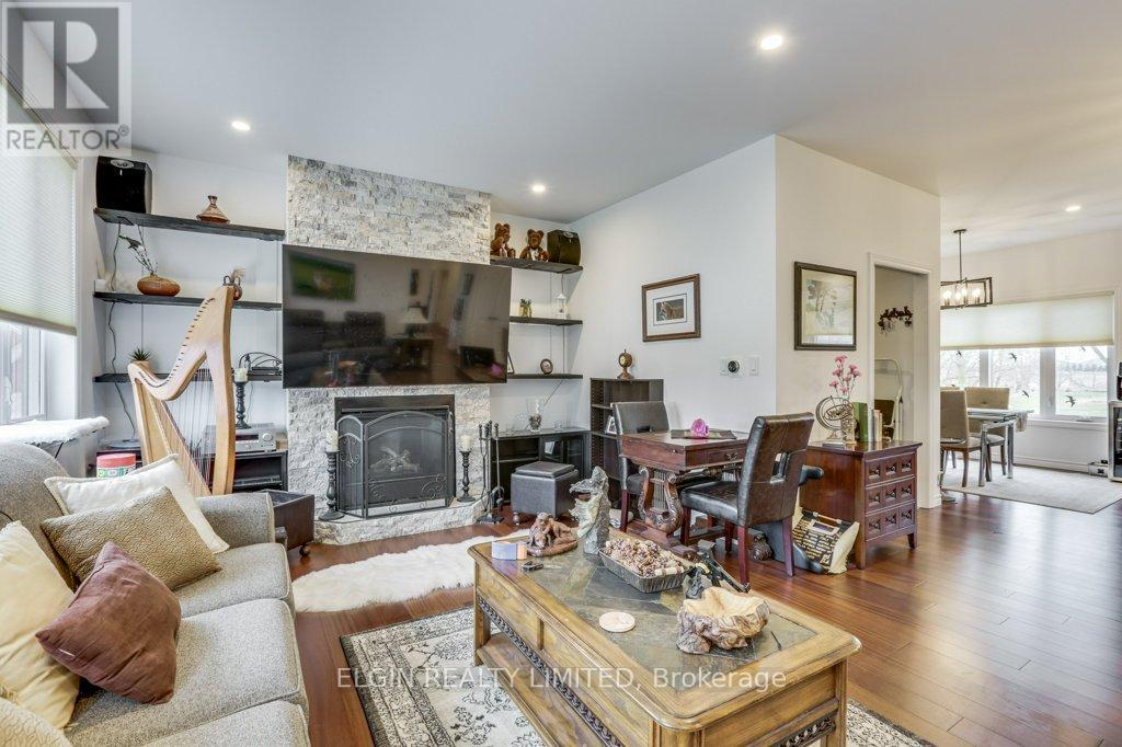 167 Elgin Street, South Huron, Ontario  N0M 1K0 - Photo 9 - X12922662