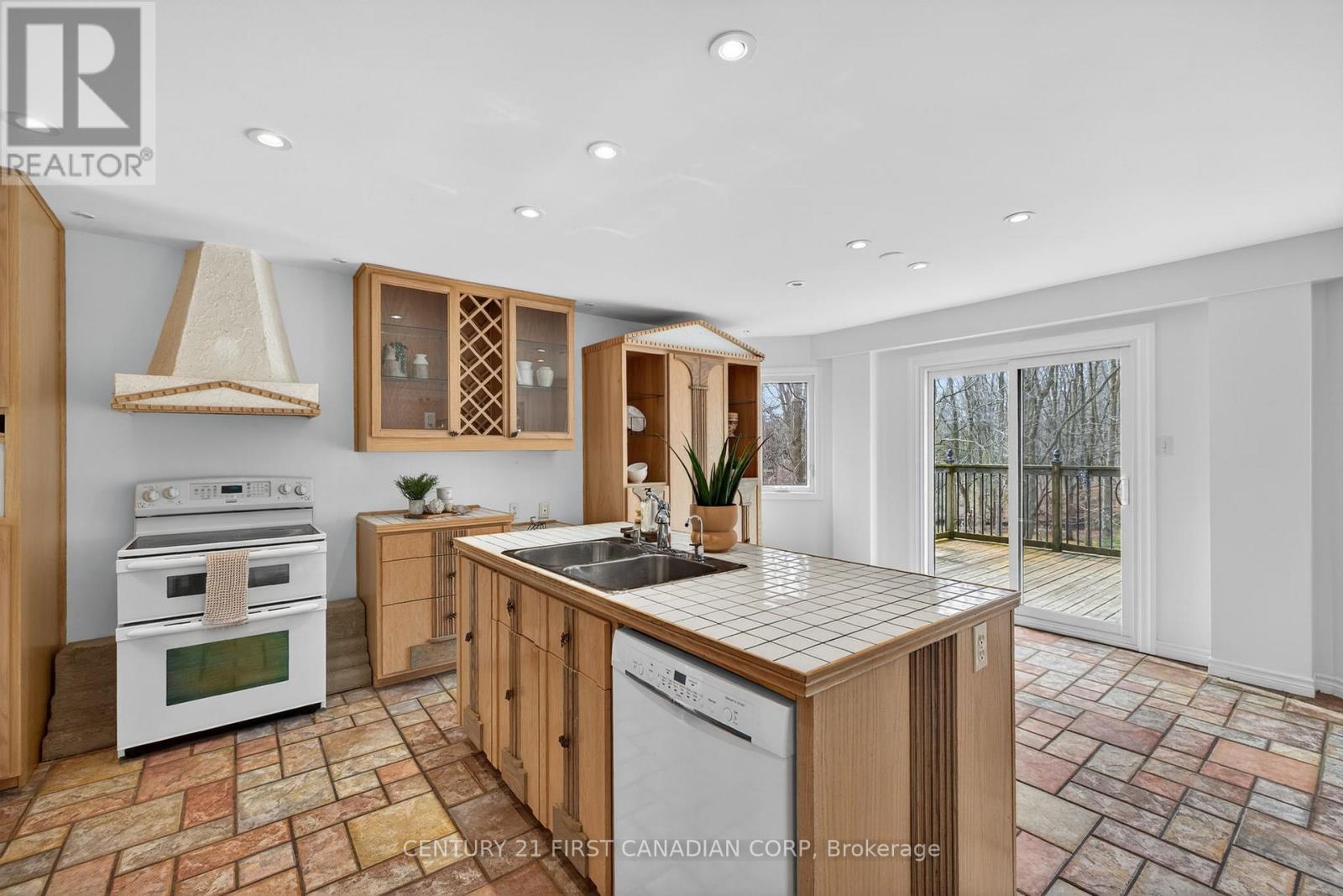 8 Claire Court, Strathroy-Caradoc, Ontario  N7G 4C8 - Photo 16 - X12922668