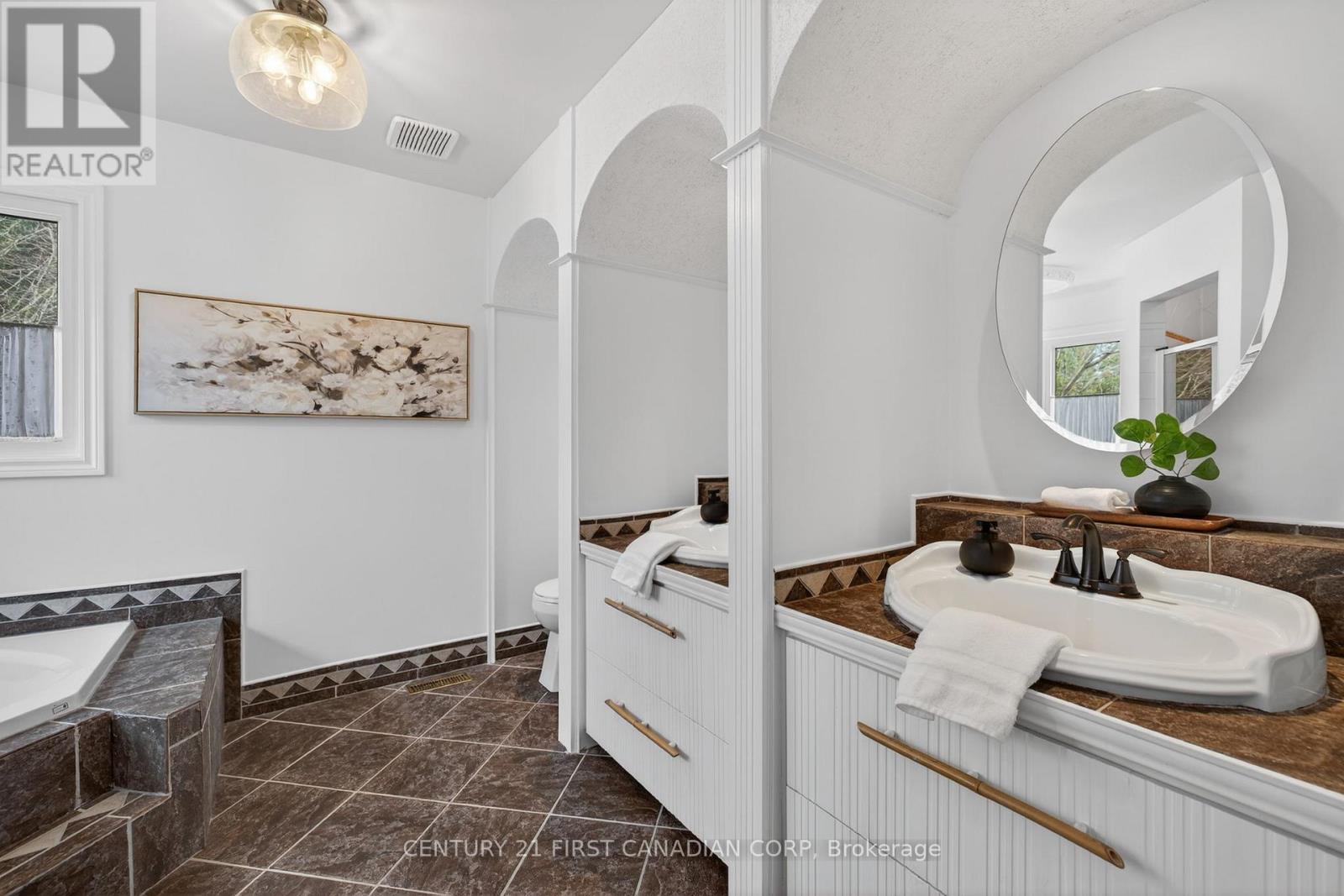 8 Claire Court, Strathroy-Caradoc, Ontario  N7G 4C8 - Photo 29 - X12922668