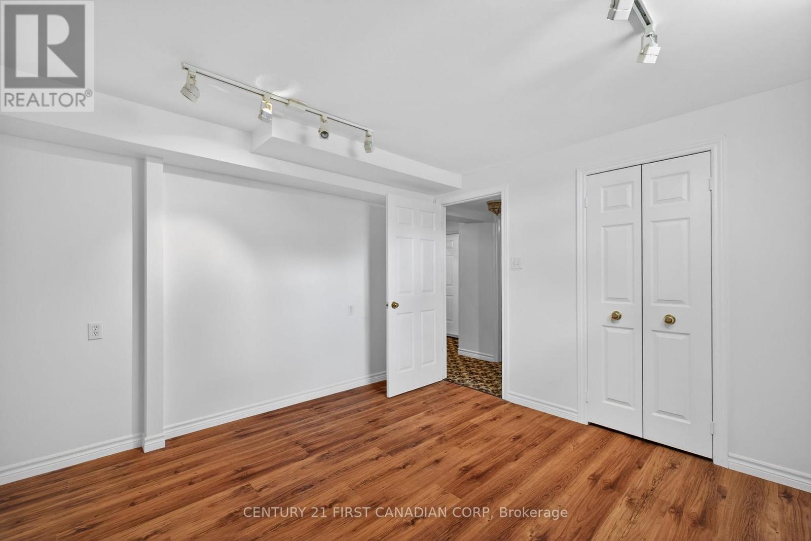 8 Claire Court, Strathroy-Caradoc, Ontario  N7G 4C8 - Photo 42 - X12922668