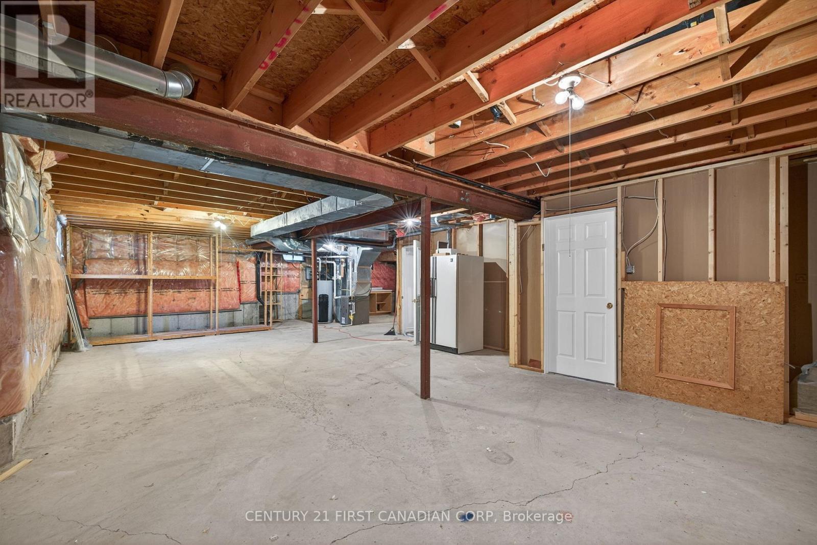 8 Claire Court, Strathroy-Caradoc, Ontario  N7G 4C8 - Photo 43 - X12922668