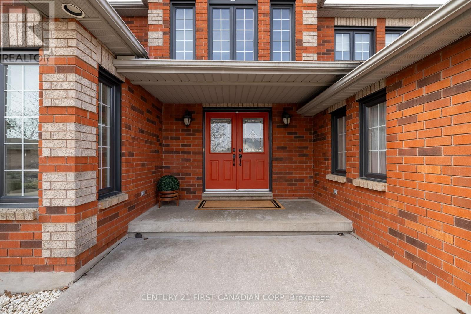 8 Claire Court, Strathroy-Caradoc, Ontario  N7G 4C8 - Photo 7 - X12922668