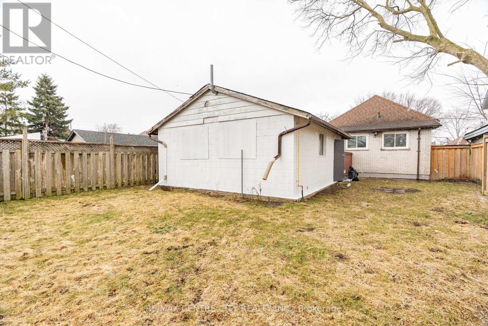 139 Mamelon Street, London East, Ontario  N5Z 1Y2 - Photo 37 - X12922686