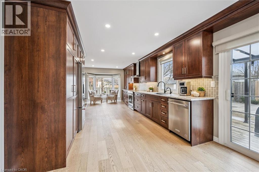 161 Ambleside Court, Waterloo, Ontario  N2K 3E3 - Photo 9 - 40812161