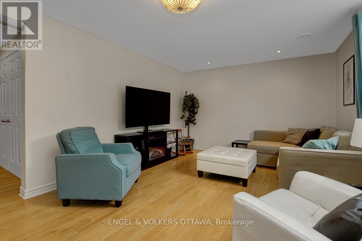 34 Sioux Crescent, Ottawa, Ontario  K2H 7E5 - Photo 39 - X12922676