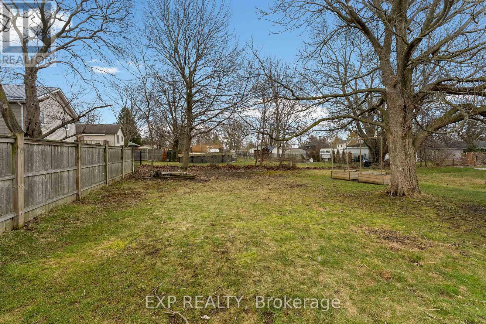 216 Ridge Road S, Fort Erie, Ontario  L0S 1B0 - Photo 4 - X12922616