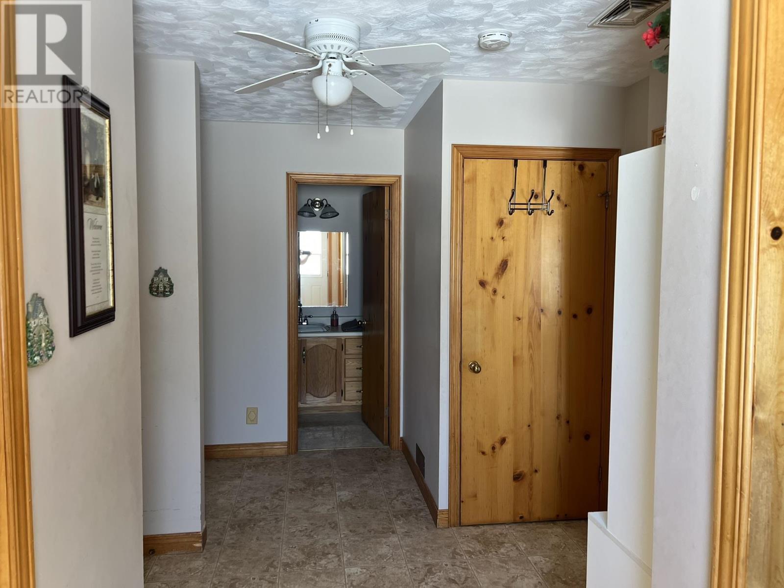 49 Pine Drive, Summerside, Prince Edward Island  C1N 3Y3 - Photo 3 - 202605502