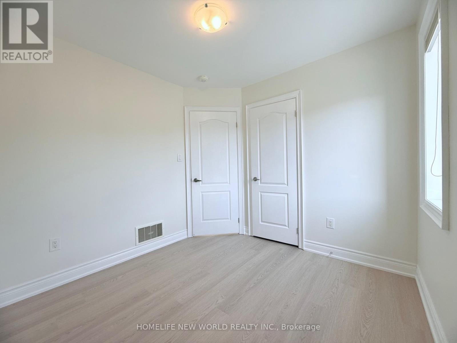 Coach House - 261 William Forster Road, Markham, Ontario  L6B 0V2 - Photo 11 - N12922602