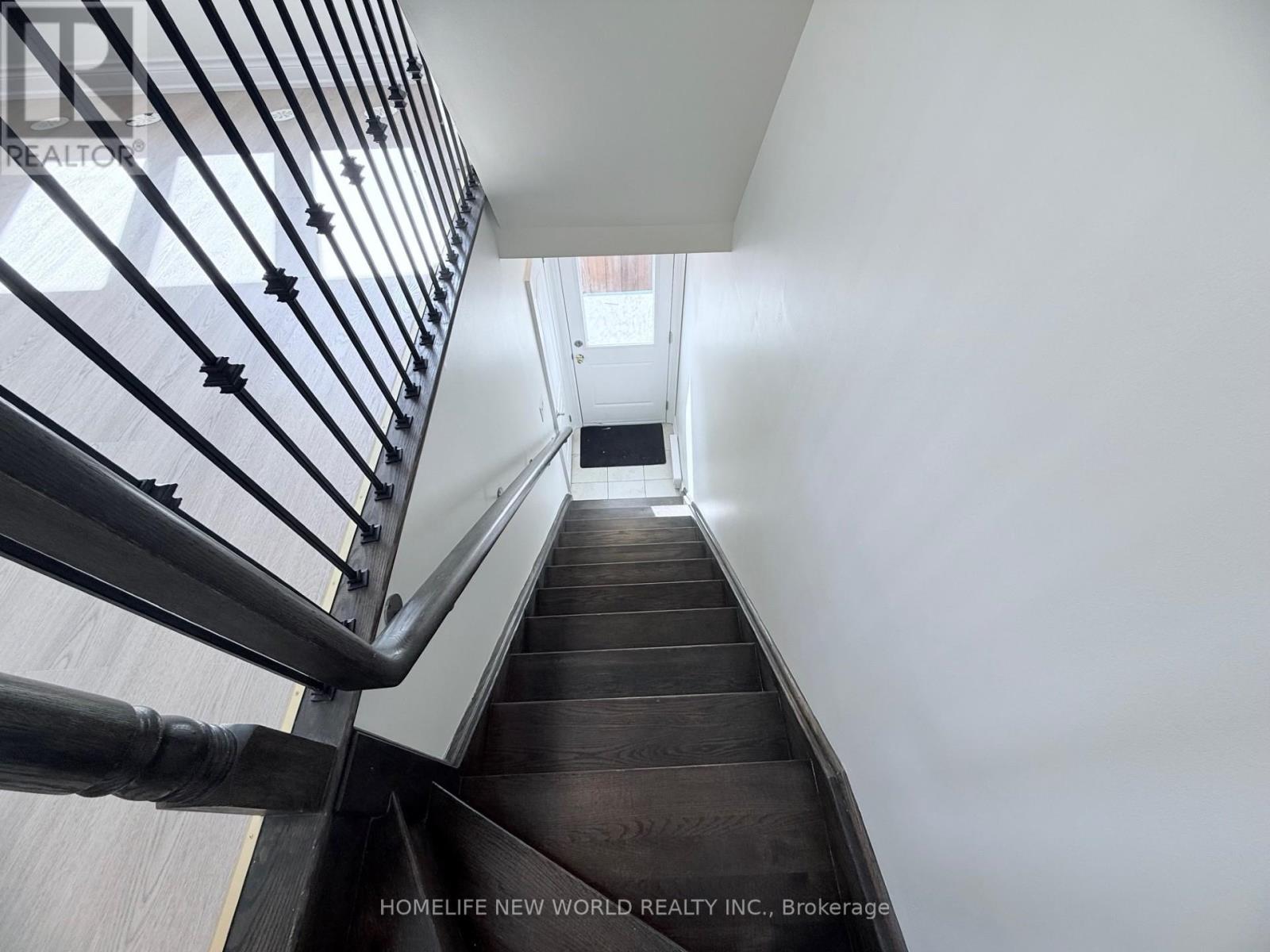 Coach House - 261 William Forster Road, Markham, Ontario  L6B 0V2 - Photo 13 - N12922602