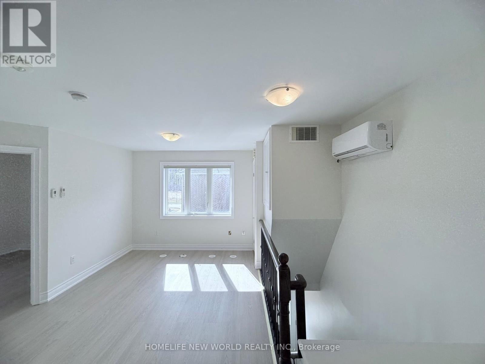 Coach House - 261 William Forster Road, Markham, Ontario  L6B 0V2 - Photo 2 - N12922602