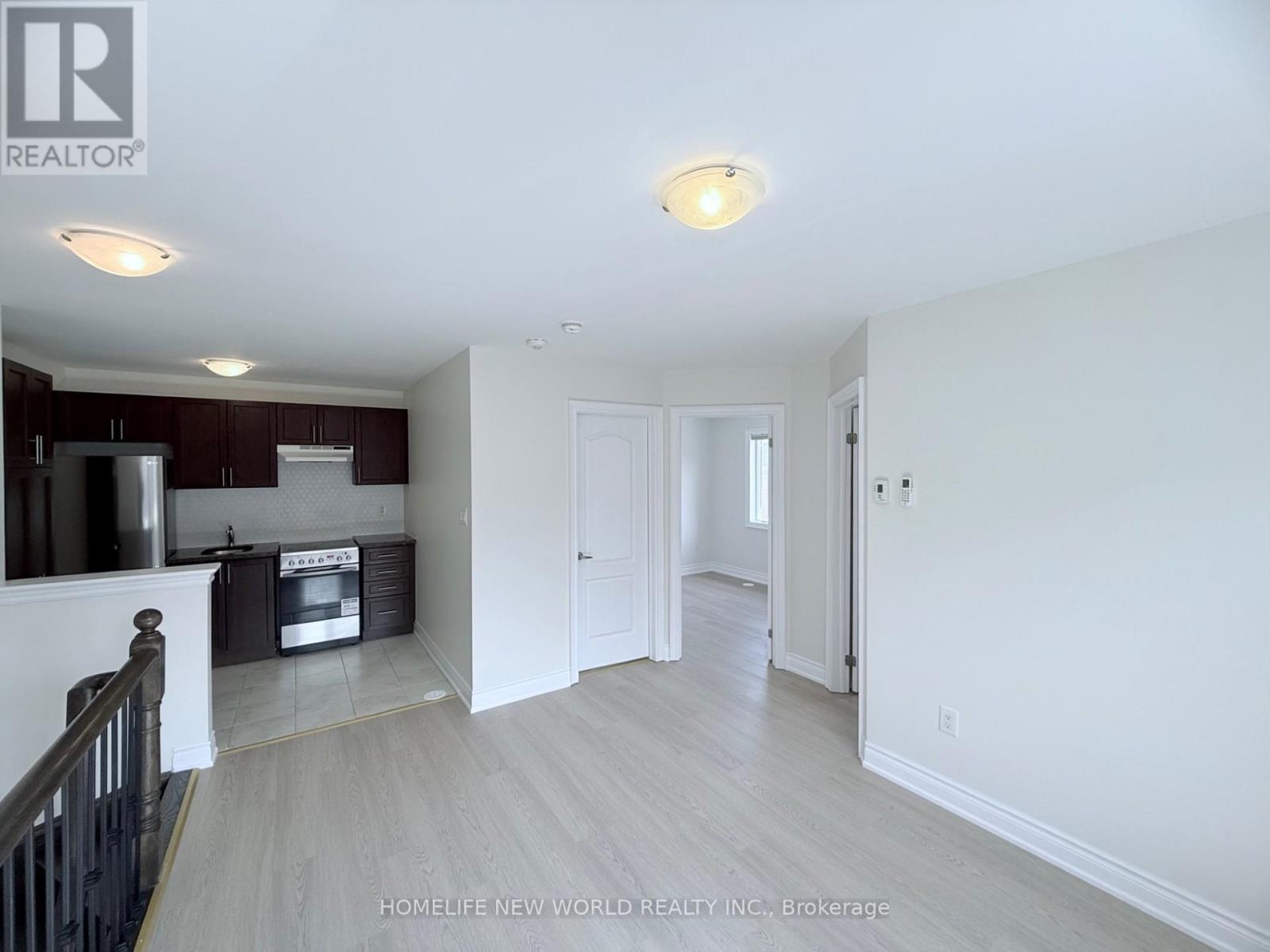 Coach House - 261 William Forster Road, Markham, Ontario  L6B 0V2 - Photo 7 - N12922602