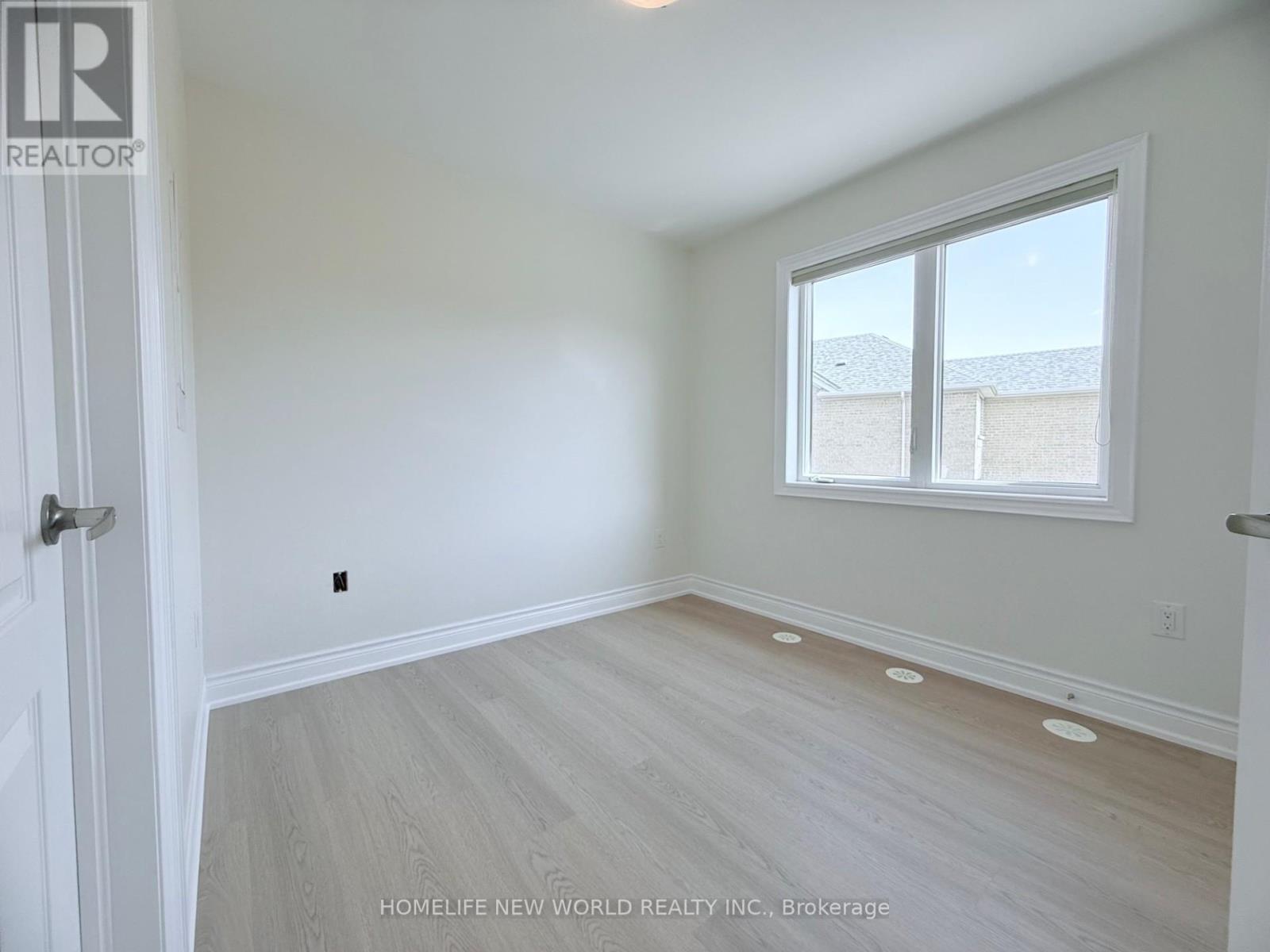 Coach House - 261 William Forster Road, Markham, Ontario  L6B 0V2 - Photo 8 - N12922602