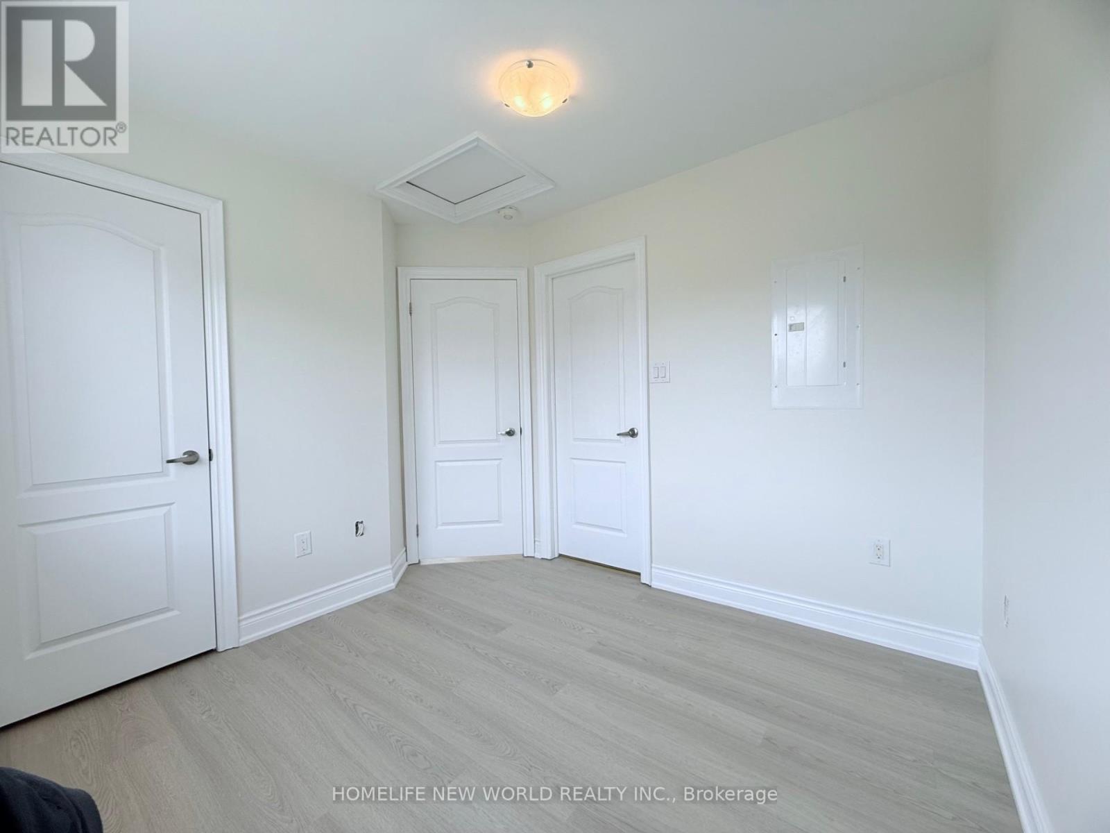 Coach House - 261 William Forster Road, Markham, Ontario  L6B 0V2 - Photo 9 - N12922602