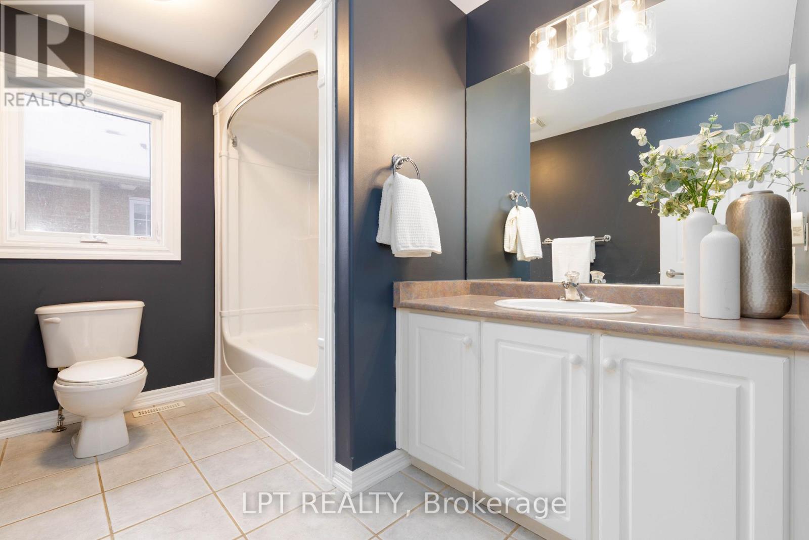 36 Ivygreen Road, Georgina, Ontario  L4P 4B7 - Photo 31 - N12922608