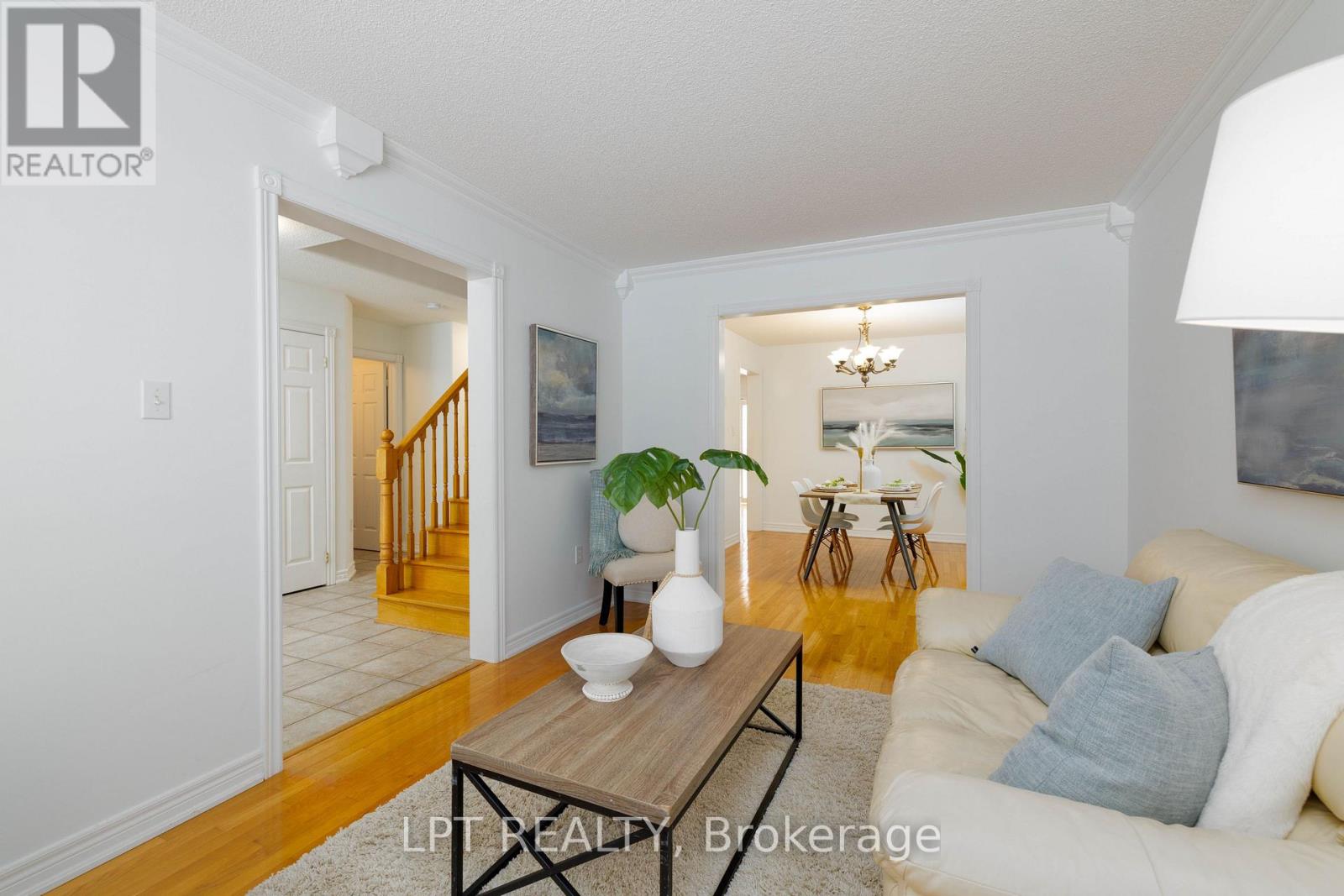 36 Ivygreen Road, Georgina, Ontario  L4P 4B7 - Photo 9 - N12922608