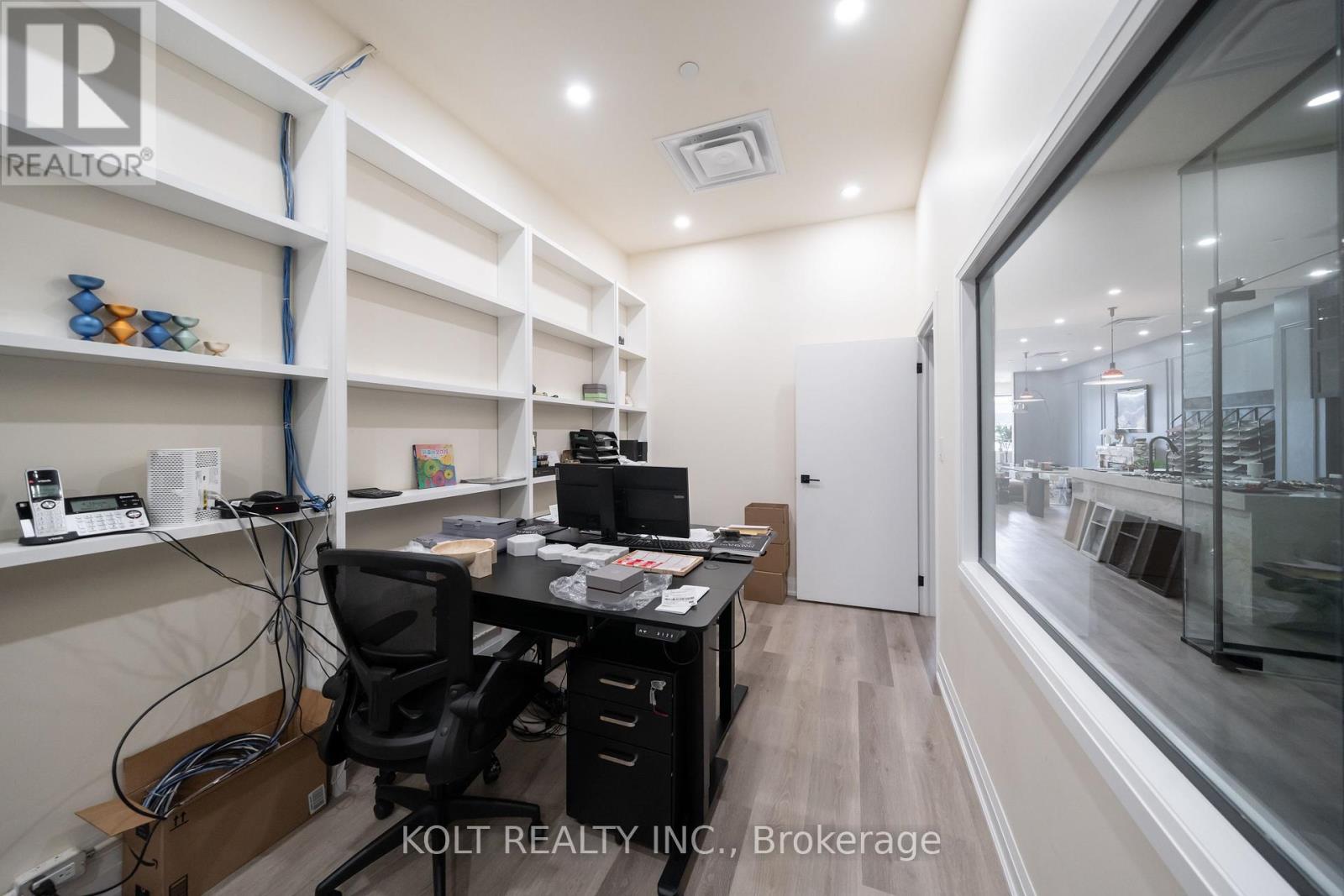 30 - 330 Esna Park Drive, Markham, Ontario  L3R 1H3 - Photo 7 - N12922614