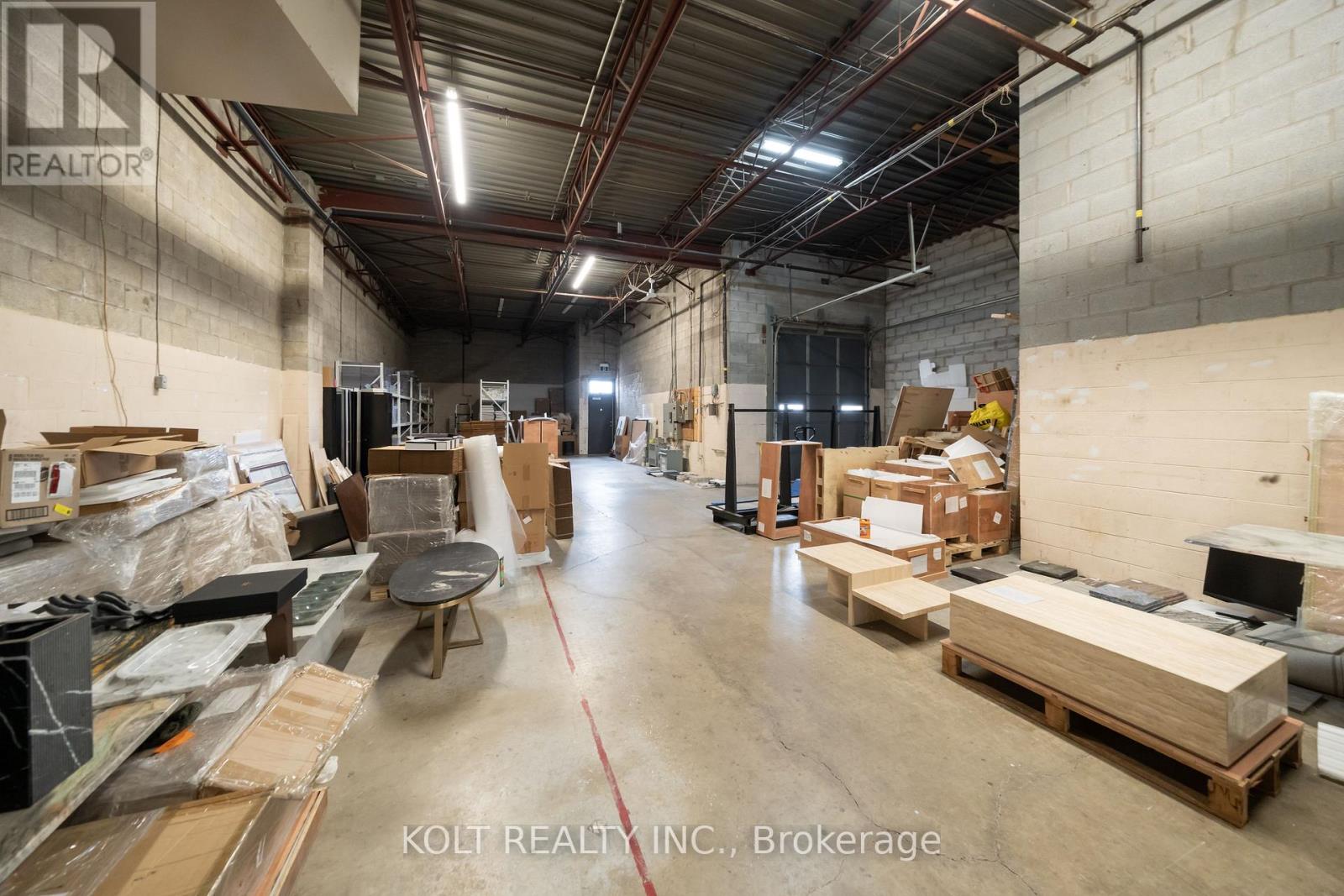 30 - 330 Esna Park Drive, Markham, Ontario  L3R 1H3 - Photo 8 - N12922614