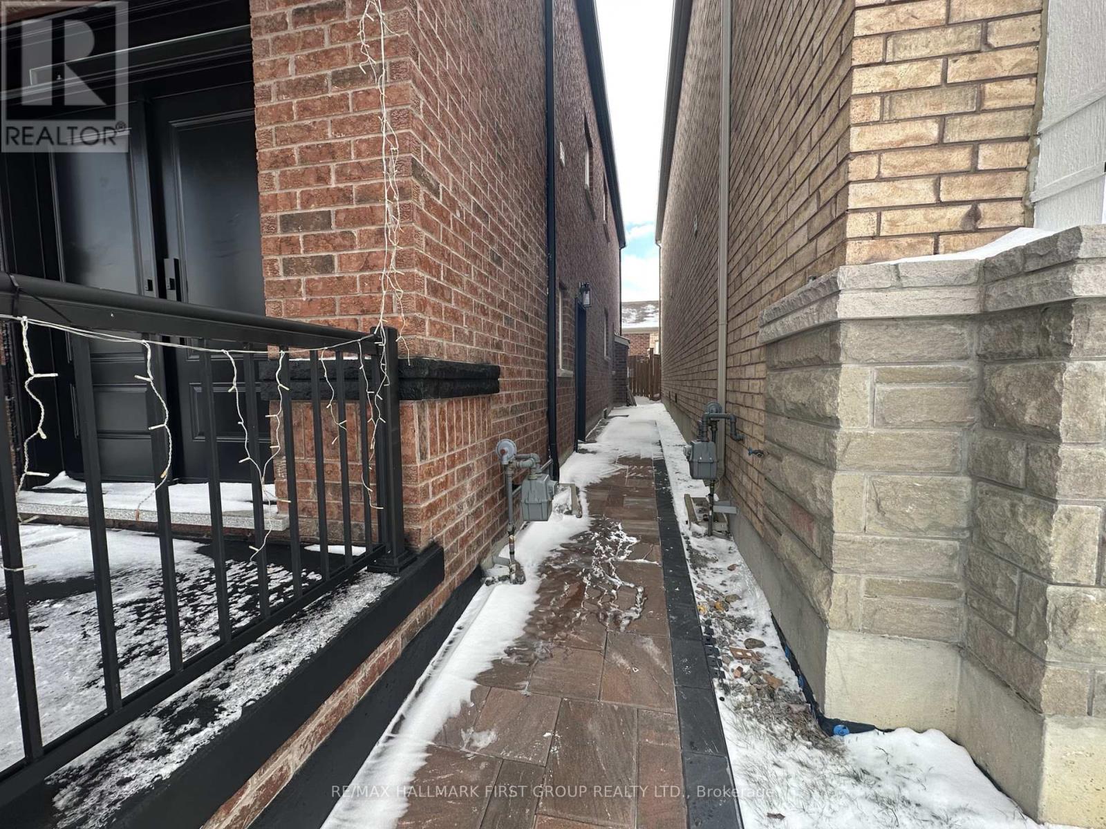 Lower - 3 Stackstone Road, Markham, Ontario  L6B 0Y1 - Photo 2 - N12922630