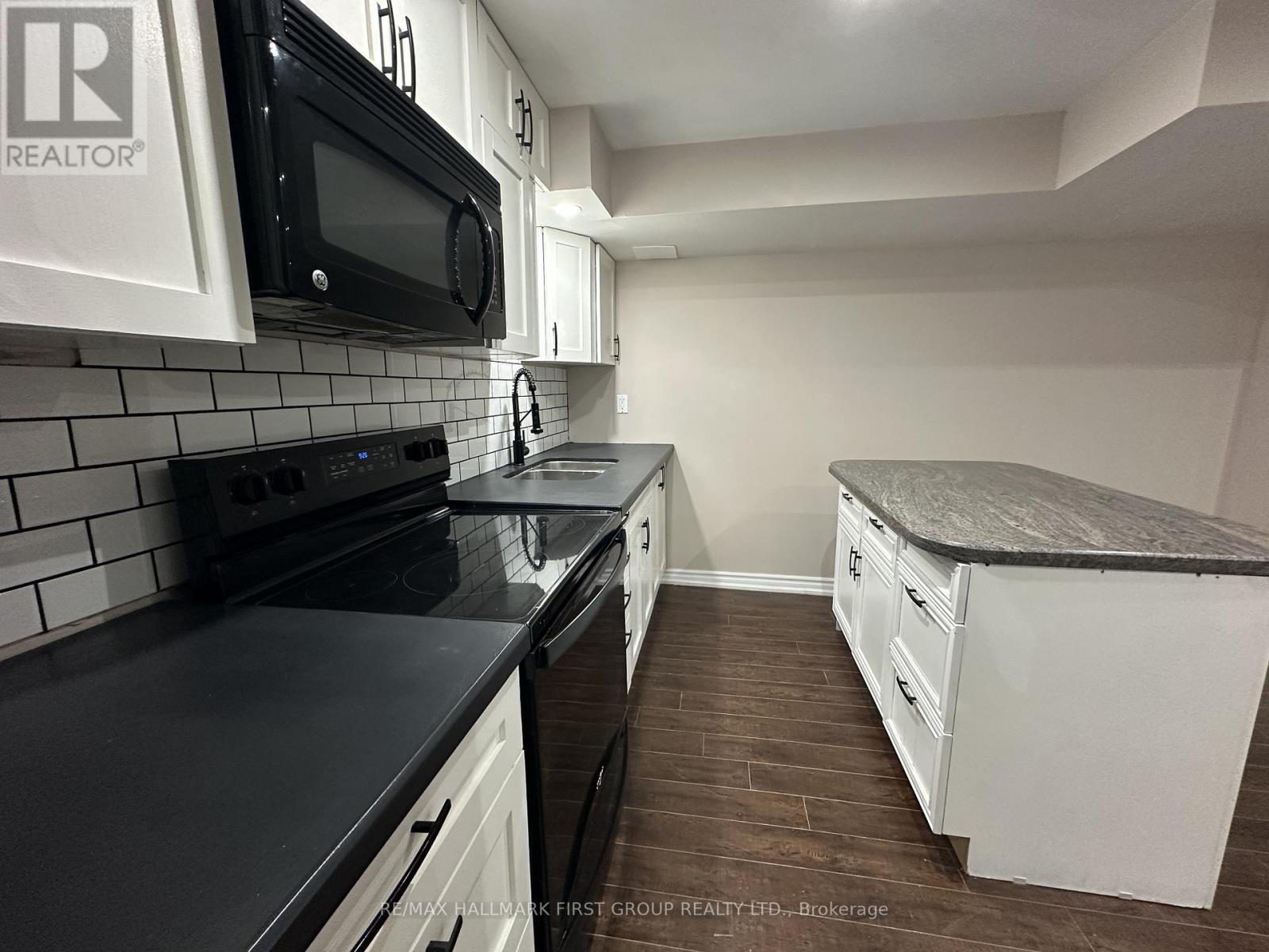 Lower - 3 Stackstone Road, Markham, Ontario  L6B 0Y1 - Photo 5 - N12922630