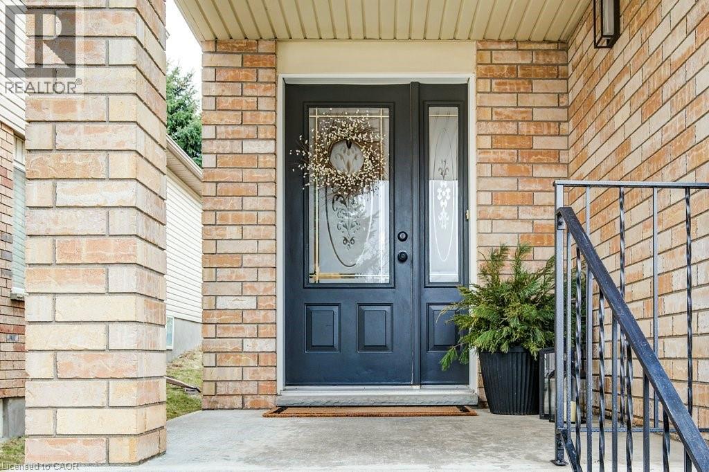 91 Glencliffe Court, Kitchener, Ontario  N2B 3X1 - Photo 3 - 40815186