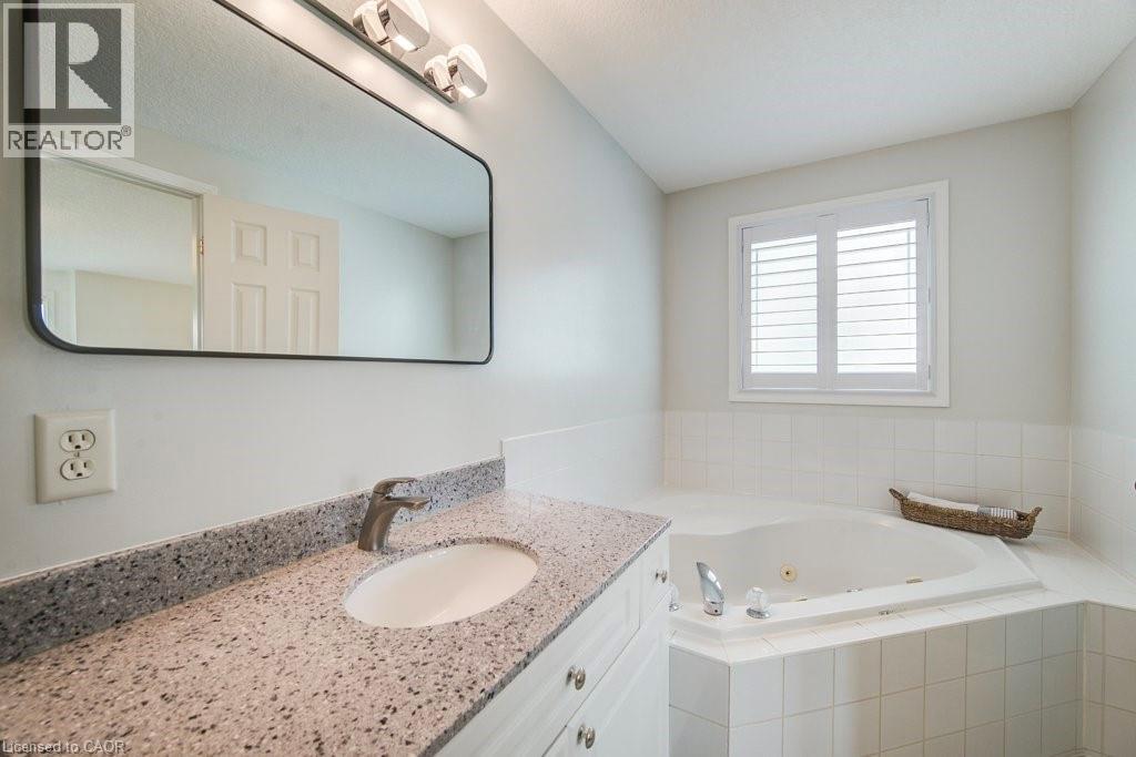 91 Glencliffe Court, Kitchener, Ontario  N2B 3X1 - Photo 32 - 40815186