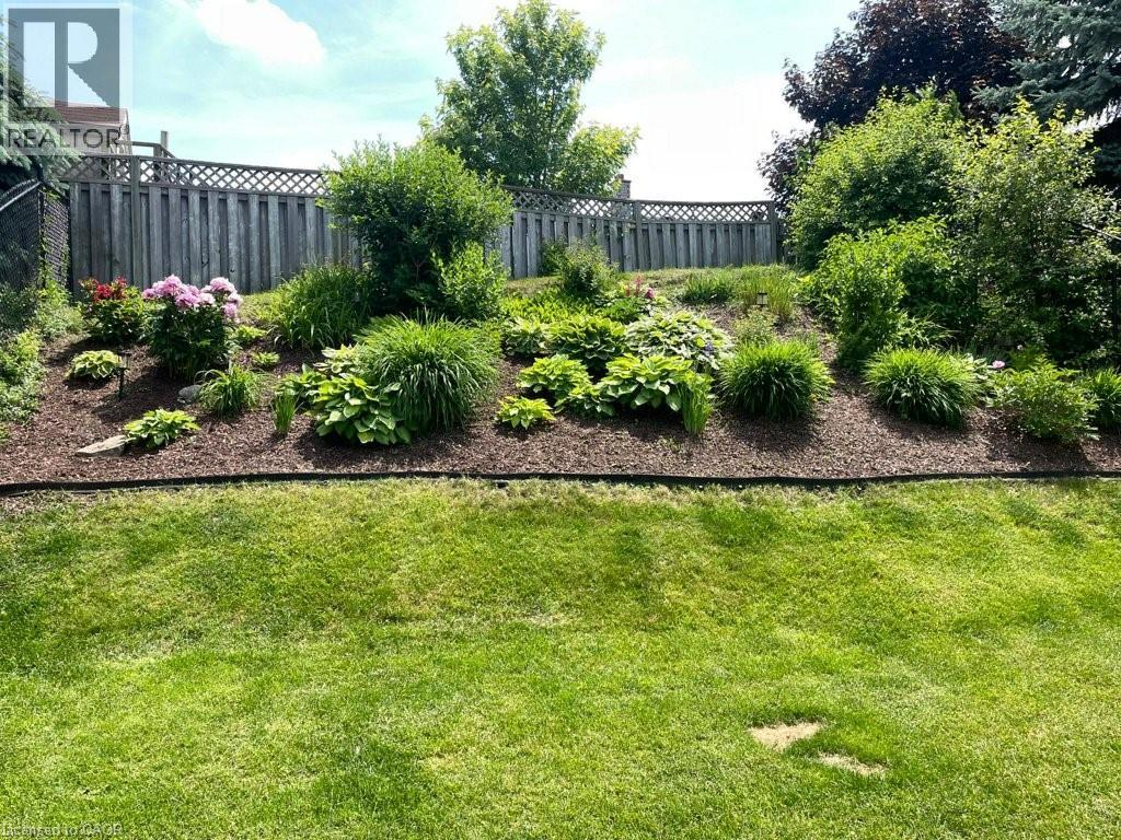 91 Glencliffe Court, Kitchener, Ontario  N2B 3X1 - Photo 46 - 40815186